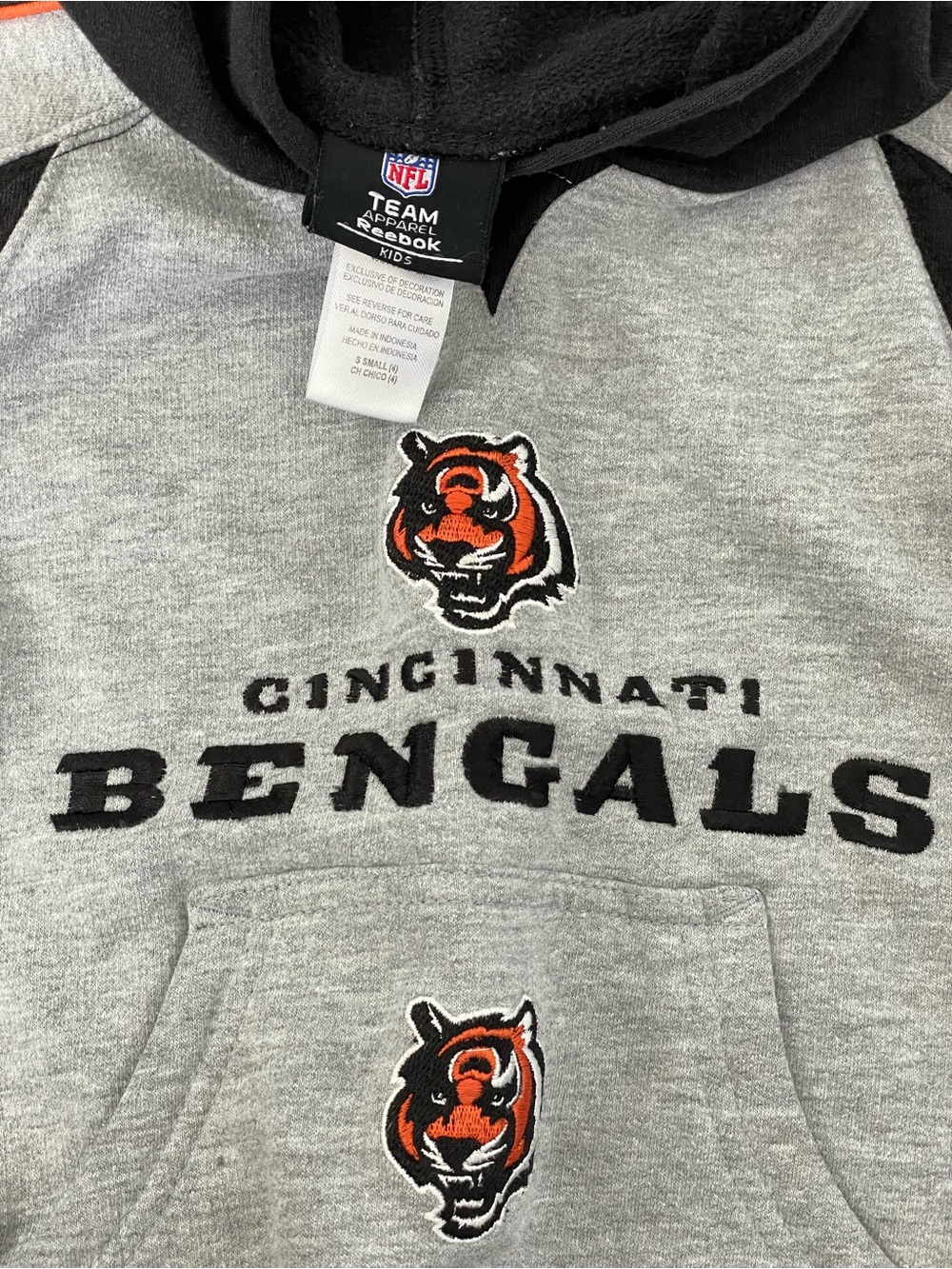 Reebok Cincinnati Bengals NFL Hoodie Gray Black Kids Size Small - Picture 8 of 8